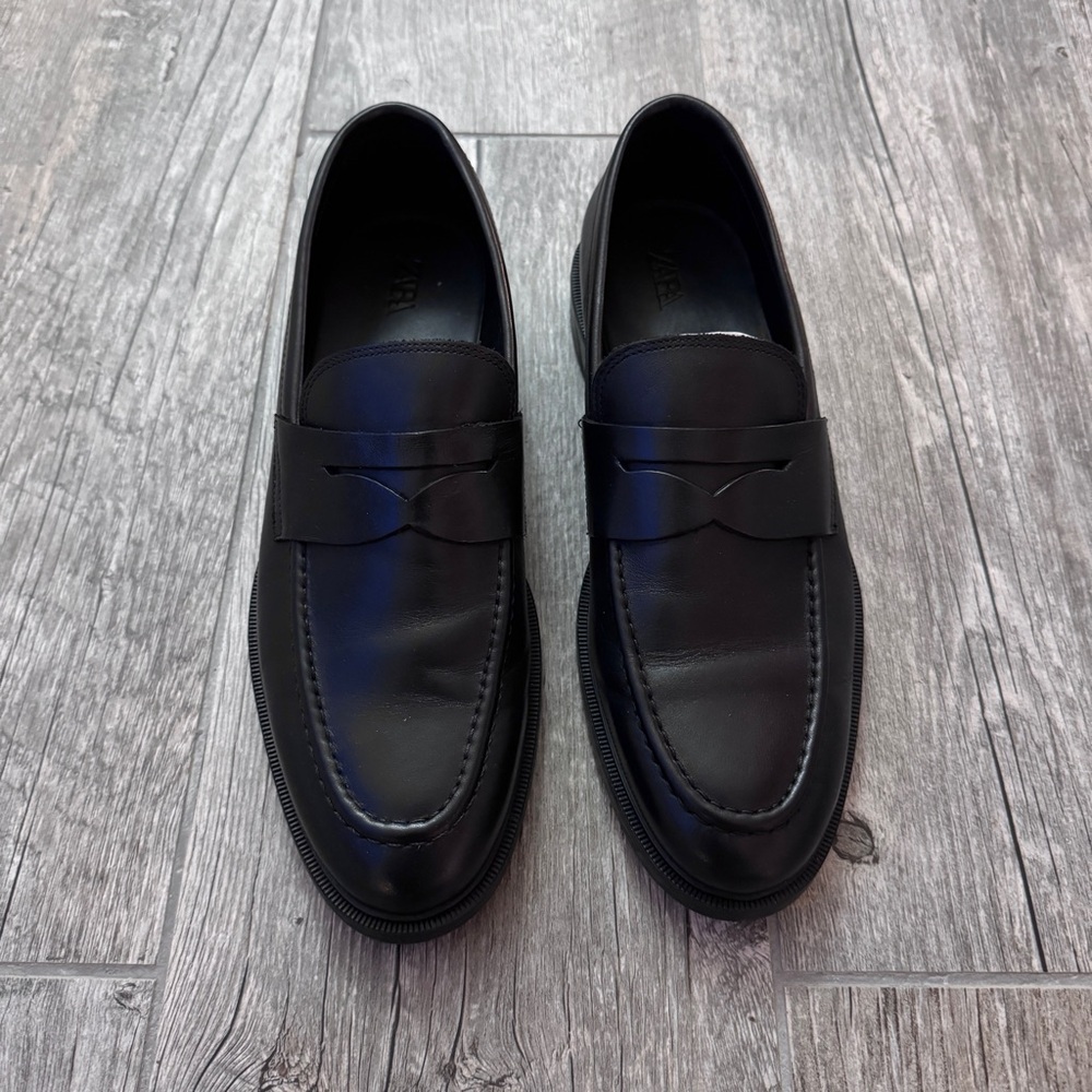 Zara Classic Black Leather Loafers Men’s Size 9
